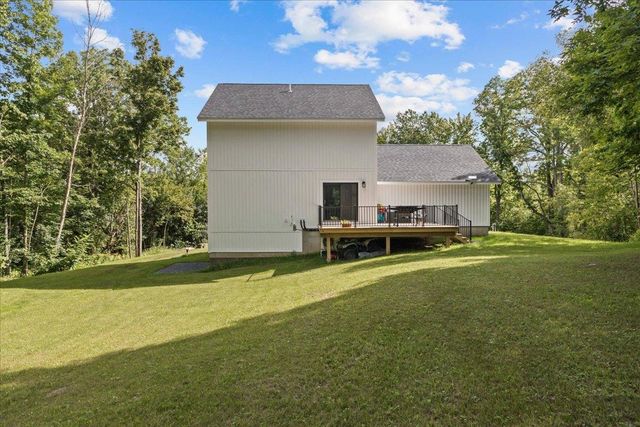 100 Leos Lane, Georgia, VT 05478
