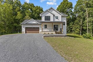 100 Leos Lane, Georgia, VT 05478