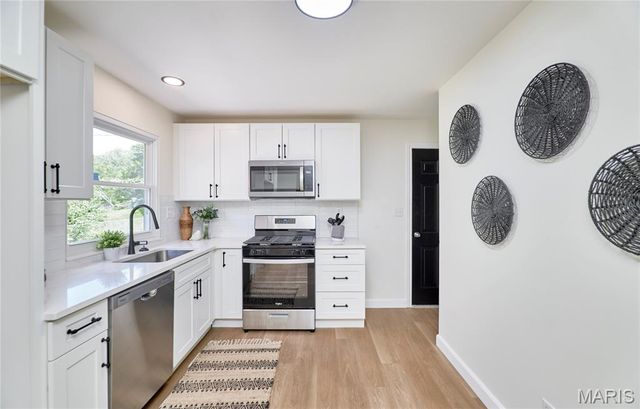 10403 Saint Ives Drive, Dellwood, MO 63136