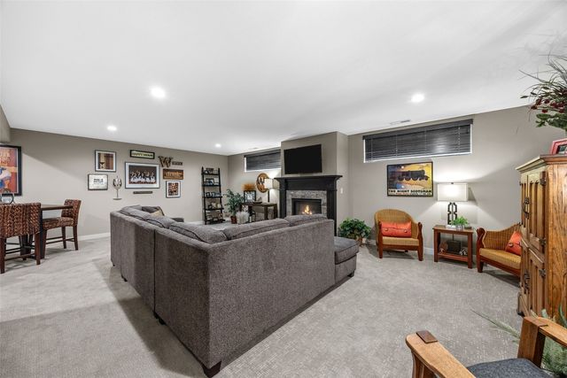 3223 Silver Oak Trail, Marion, IA 52302
