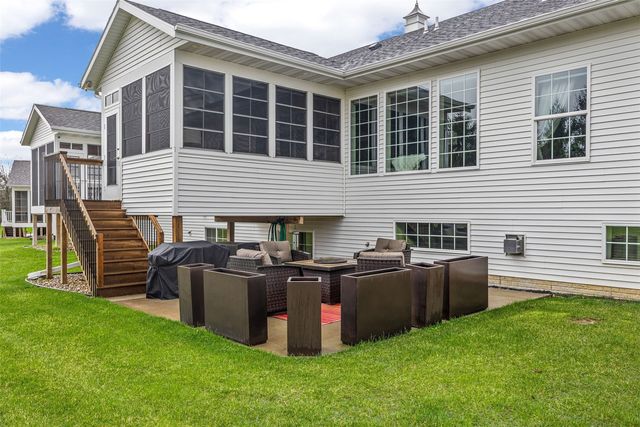 3223 Silver Oak Trail, Marion, IA 52302