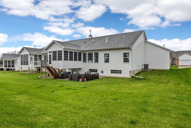 3223 Silver Oak Trail, Marion, IA 52302