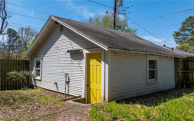 910 S 25th Street, Fort Smith, AR 72901