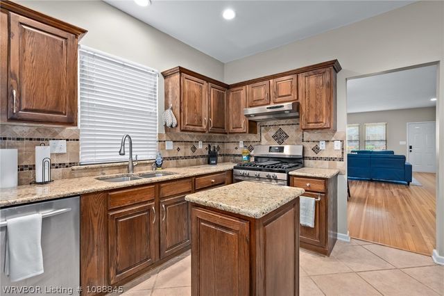 910 S 25th Street, Fort Smith, AR 72901