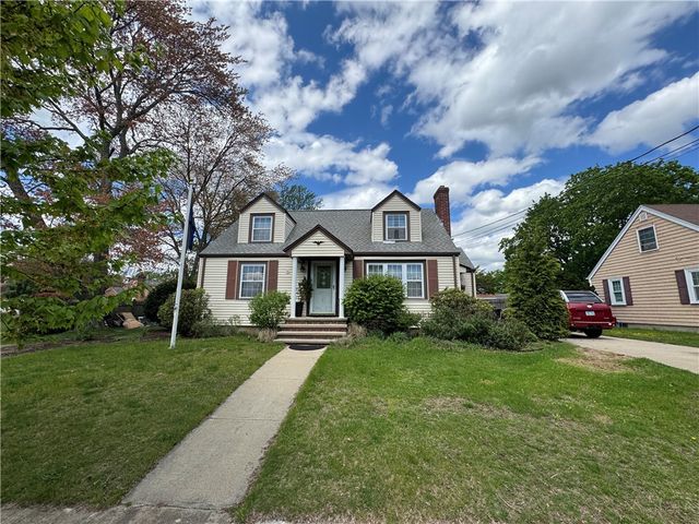 101 Omaha Boulevard, Warwick, RI 02889
