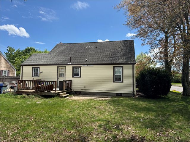 101 Omaha Boulevard, Warwick, RI 02889
