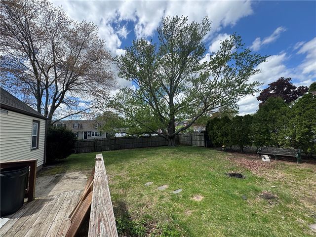 101 Omaha Boulevard, Warwick, RI 02889