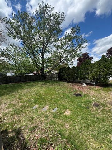 101 Omaha Boulevard, Warwick, RI 02889
