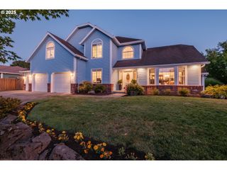 2750 N HOLIDAY Ln, Newberg, OR 97132