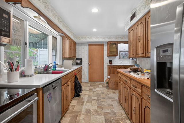 400 Outer Court, Tecumseh, MI 49286