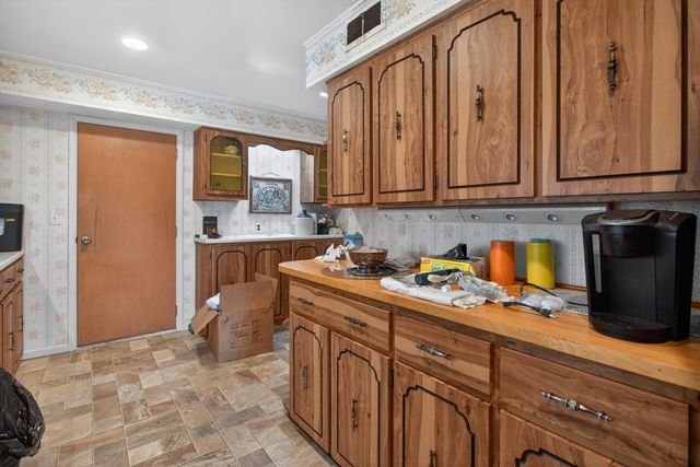 400 Outer Court, Tecumseh, MI 49286
