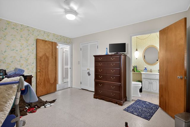 400 Outer Court, Tecumseh, MI 49286