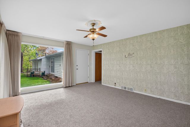 400 Outer Court, Tecumseh, MI 49286