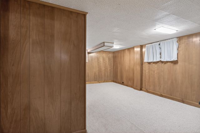400 Outer Court, Tecumseh, MI 49286
