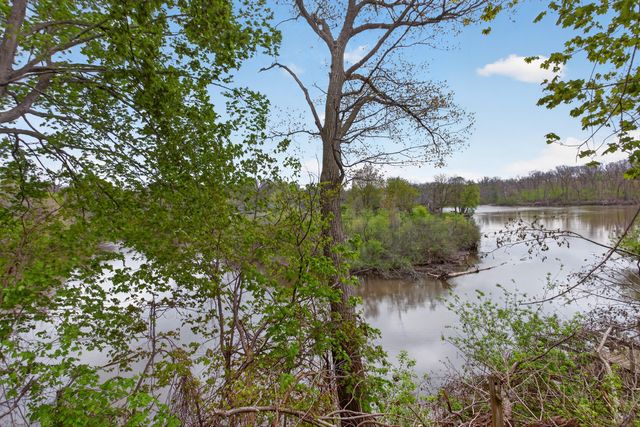 400 Outer Court, Tecumseh, MI 49286