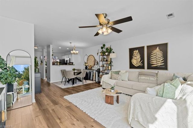 14 Meadow Crossing Court, Greensboro, NC 27410