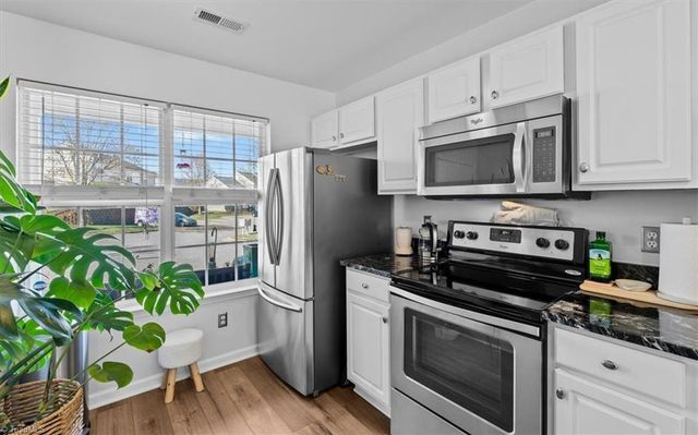 14 Meadow Crossing Court, Greensboro, NC 27410