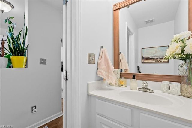 14 Meadow Crossing Court, Greensboro, NC 27410