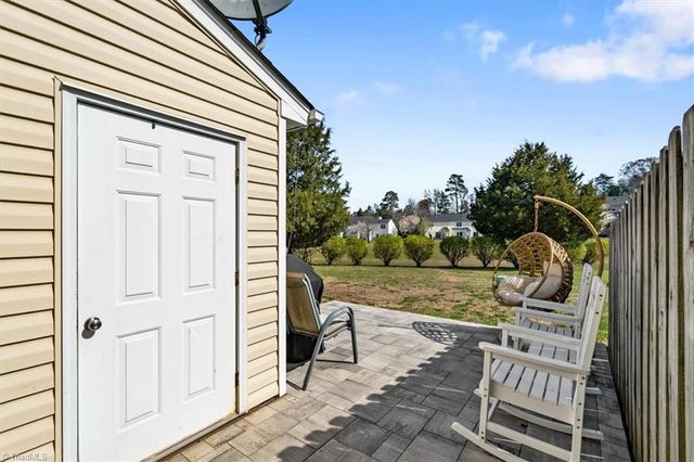 14 Meadow Crossing Court, Greensboro, NC 27410