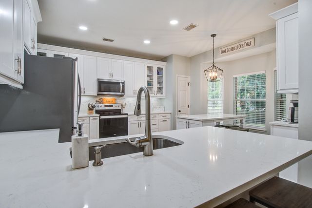 3242 Heathland Way, Mount Pleasant, SC 29466