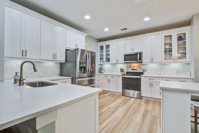 3242 Heathland Way, Mount Pleasant, SC 29466