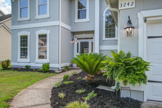 3242 Heathland Way, Mount Pleasant, SC 29466