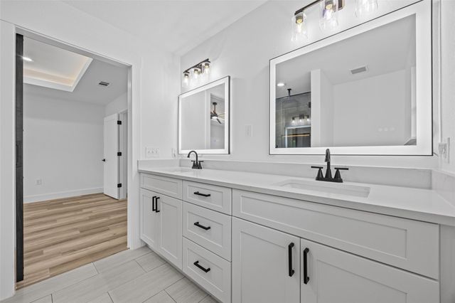 142 Mahalo CT, Bastrop, TX 78602
