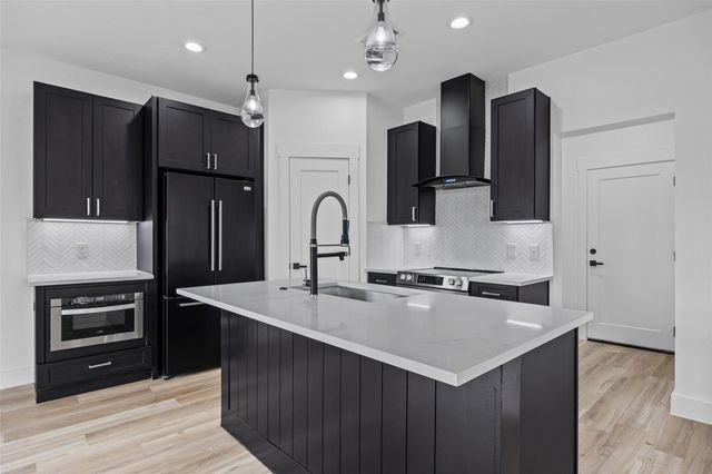 142 Mahalo CT, Bastrop, TX 78602
