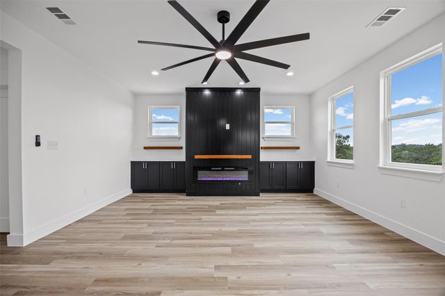 142 Mahalo CT, Bastrop, TX 78602