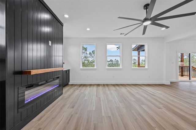 142 Mahalo CT, Bastrop, TX 78602