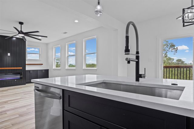 142 Mahalo CT, Bastrop, TX 78602