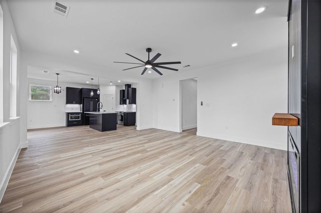 142 Mahalo CT, Bastrop, TX 78602