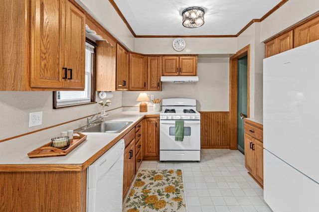 1658 Sherburne Avenue, Saint Paul, MN 55104