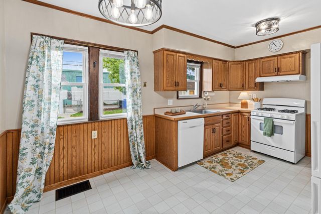 1658 Sherburne Avenue, Saint Paul, MN 55104