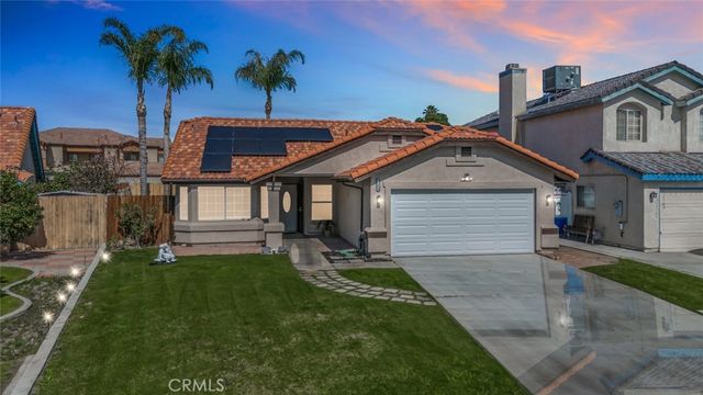 7704 River Mist Avenue, Bakersfield, CA 93313
