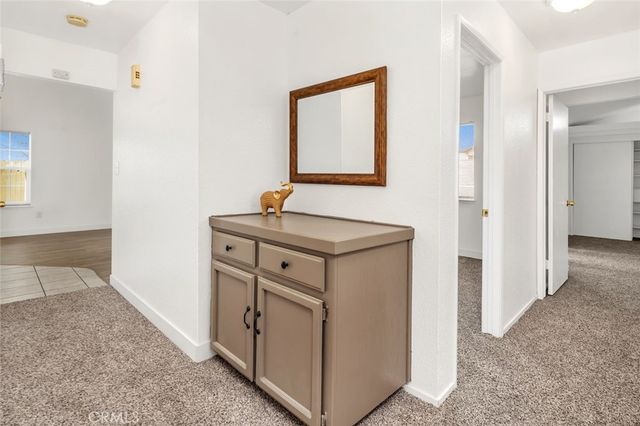 7704 River Mist Avenue, Bakersfield, CA 93313