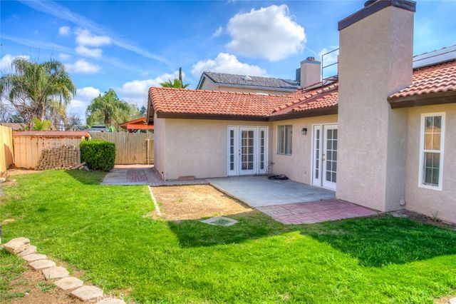 7704 River Mist Avenue, Bakersfield, CA 93313