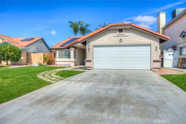 7704 River Mist Avenue, Bakersfield, CA 93313