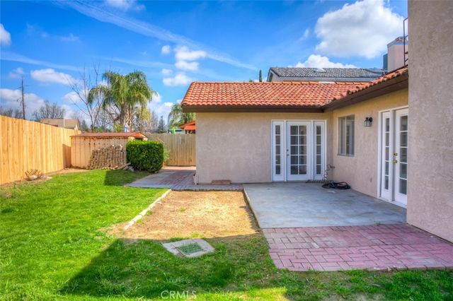 7704 River Mist Avenue, Bakersfield, CA 93313