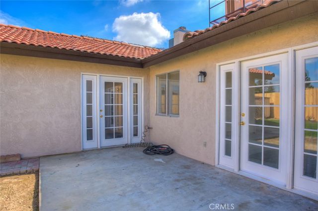 7704 River Mist Avenue, Bakersfield, CA 93313