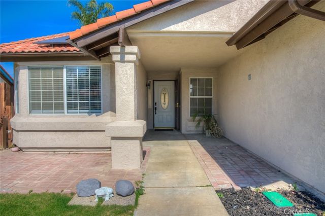7704 River Mist Avenue, Bakersfield, CA 93313