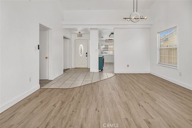 7704 River Mist Avenue, Bakersfield, CA 93313