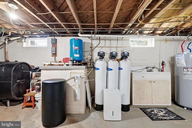 9581 VALLEY RD, Berkeley Springs, WV 25411