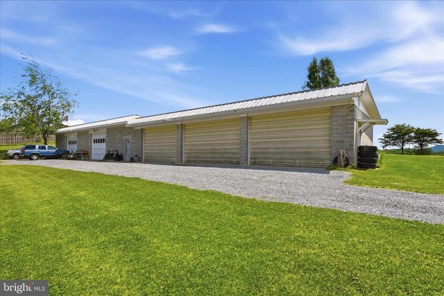 9581 VALLEY RD, Berkeley Springs, WV 25411