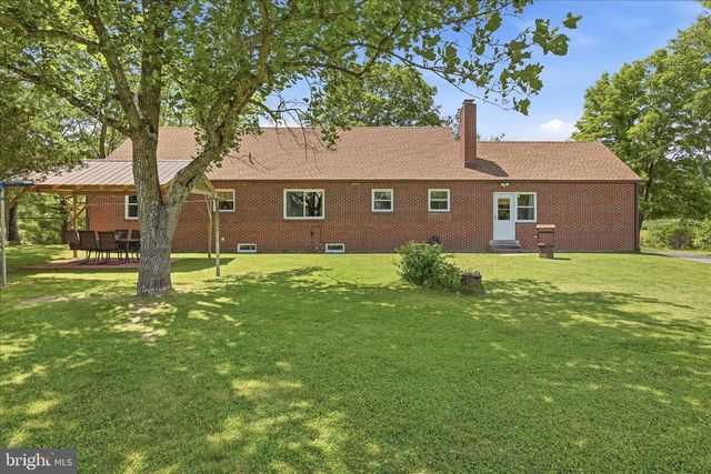 9581 VALLEY RD, Berkeley Springs, WV 25411