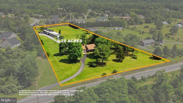 9581 VALLEY RD, Berkeley Springs, WV 25411