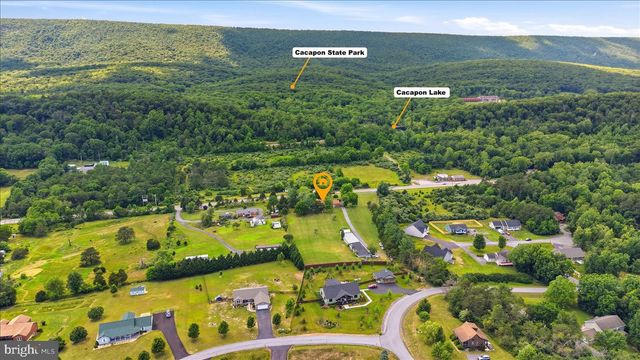 9581 VALLEY RD, Berkeley Springs, WV 25411