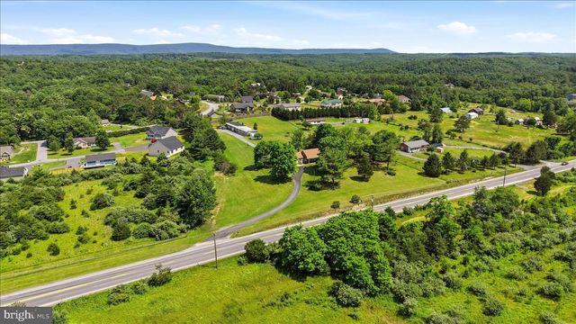9581 VALLEY RD, Berkeley Springs, WV 25411