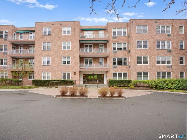 2 Putnam Hill 1A, Greenwich, CT 06830