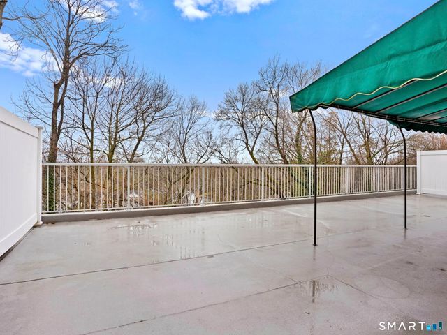 2 Putnam Hill 1A, Greenwich, CT 06830